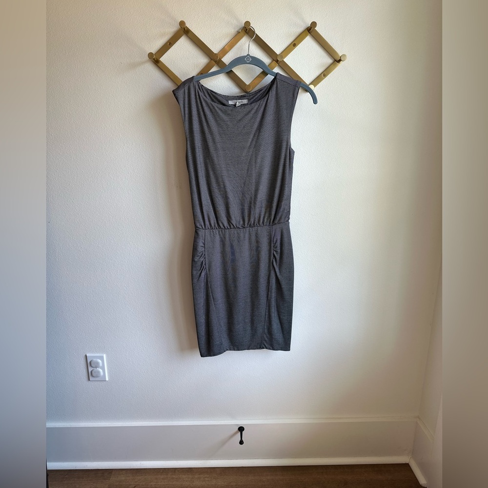 Athleta fitted dress. Good used condition. Size XXS.